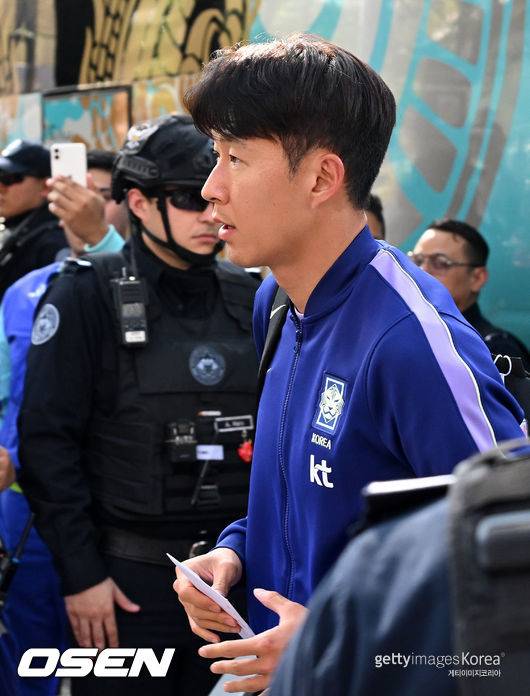 “손흥민 조기교체는 모욕이다. 지도자로서 큰 실수” 토트넘 전문매체도 홍명보 감독 작심비판