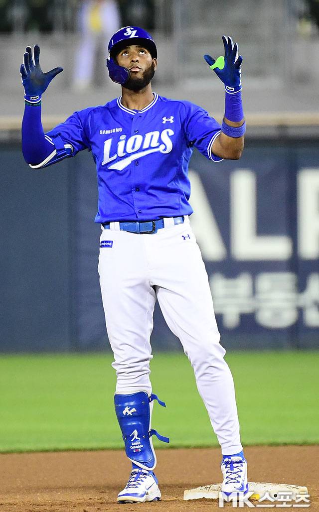 이것이 1위 팀의 힘이다!…‘장현식 3191일 만에 선발승+문보경 결승 2타점’ LG, 삼성 꺾고 4연승 질주