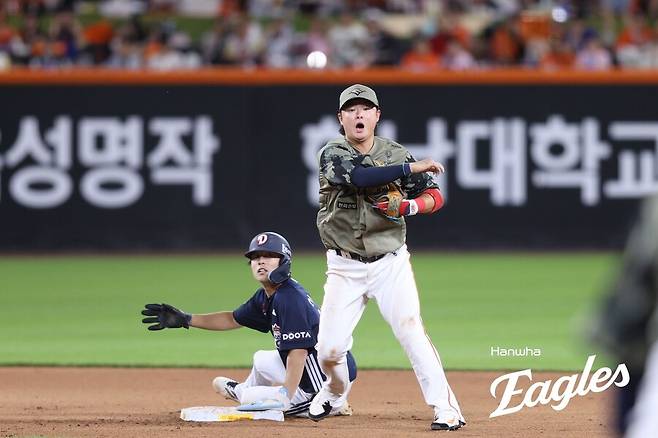 홈런 쳤는데 고의4구를? 노시환 울분 토했다…끝내기 안타 대폭발, 한화 5위 탈환 [대전 게임노트]