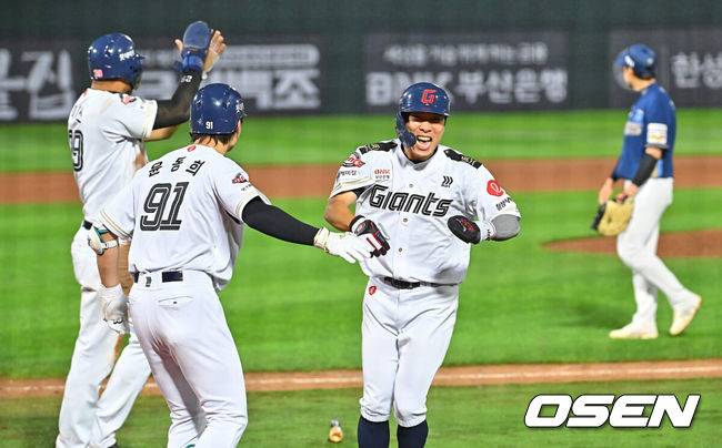 롯데 미친 7연승 질주! '역전타→결승타' 나승엽 3타점 대폭발, 8회 대역전극...낙동강더비 첫 위닝 [부산 리뷰]
