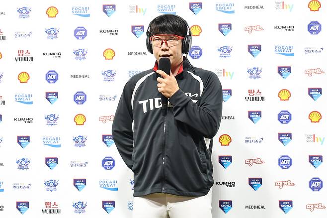 '대투수' 양현종이 본 '광속구 에이스' 안우진…