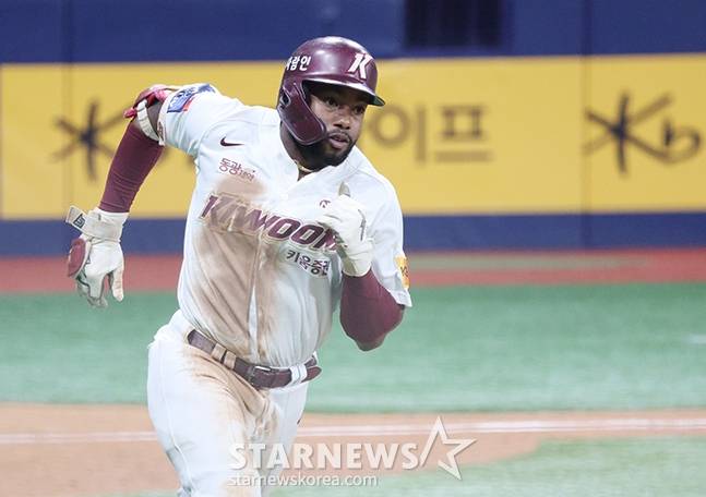 '이용규와 충돌→불의의 부상' 韓 떠난 흥부자 도슨, 끝내 대만으로 향한다