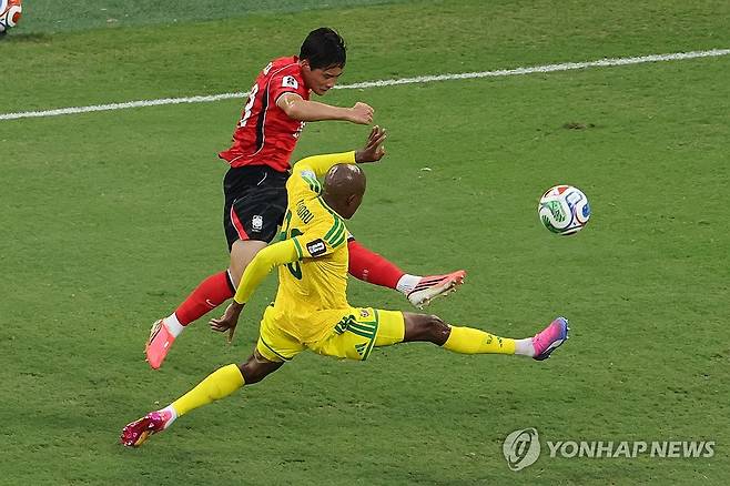 슈팅 수 '한국 3-10 남아공', 이게 말이 되나?…'손흥민 벤치' 홍명보호 구한 김승규 슈퍼세이브→0-0으로 전반 종료 [몬테레이 현장]