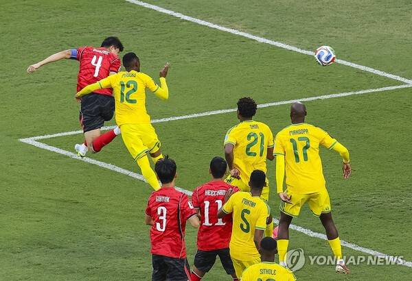'주장' 손흥민 없으니 우왕좌왕… 홍명보호, 0-0으로 전반 하이드레이션 브레이크