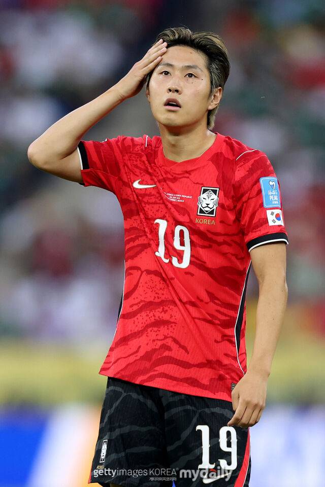[MD몬테레이 리뷰] ‘최악의 졸전’ 홍명보 감독, 결국 손흥민-옌스-김진규 후반 시작과 동시에 투입...전반 ‘대실패’ 후 빠른 변화