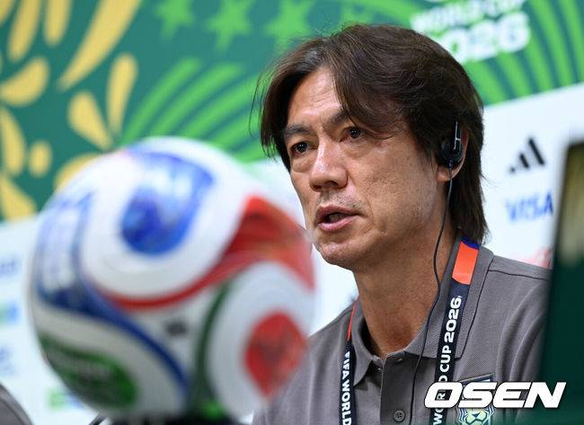 “홍명보 감독 당장 잘라라!” 분노한 축구팬들…”32강 가도 차라리 감독 없는게 낫다”