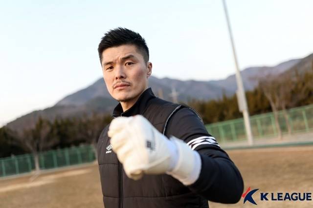 국가대표 출신 김영광, 홍명보 경질 주장···“감독을 퇴장시켜야”···“이런 경기력은 국민과 축구 종사자 기만하는 것”