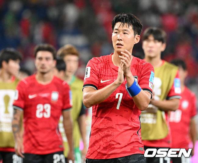‘이럴 수가’ 일본과 호주에 한국 운명이 달렸다…홍명보호 32강 진출, 빠르면 26일 확정될 수 있다