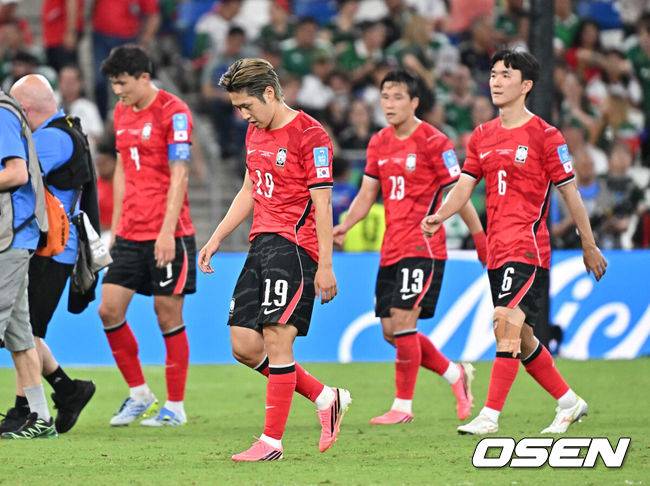 ‘이럴 수가’ 일본과 호주에 한국 운명이 달렸다…홍명보호 32강 진출, 빠르면 26일 확정될 수 있다