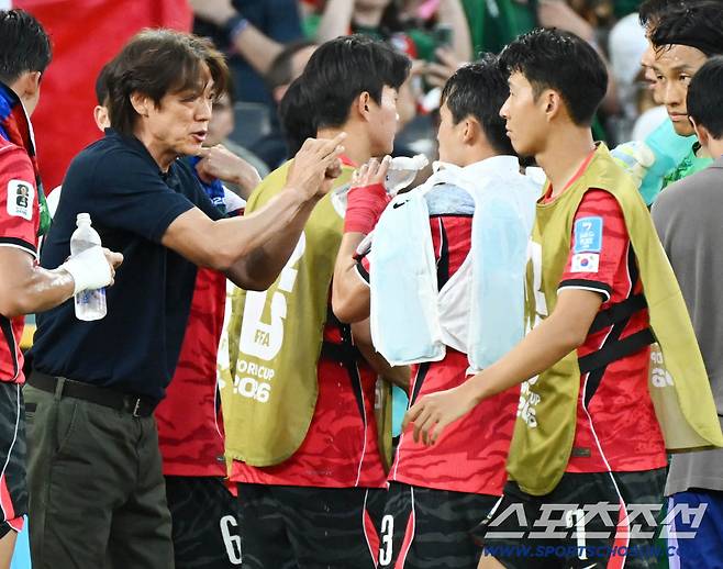 '왜 뛰질 못해' 홍명보호 선수단에 대체 무슨 일이 벌어진건가?[몬테레이 현장]