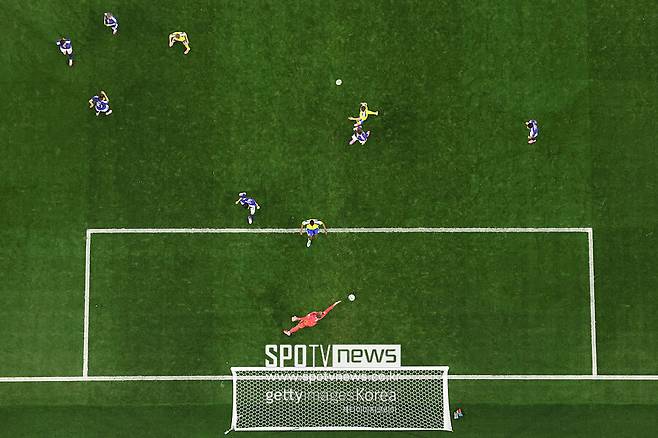 한국에 최악 시나리오 떴다…일본 선제골 넣고도 '손흥민 감아차기' 닮은 환상포 허용→32강 경우의 수 '먹구름' (후반 진행중)