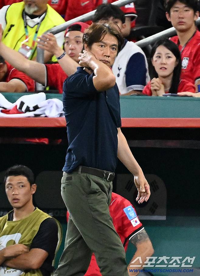 '끝나지 않았다!' 홍명보 감독, 내부 위기설 '즉각' 차단…
