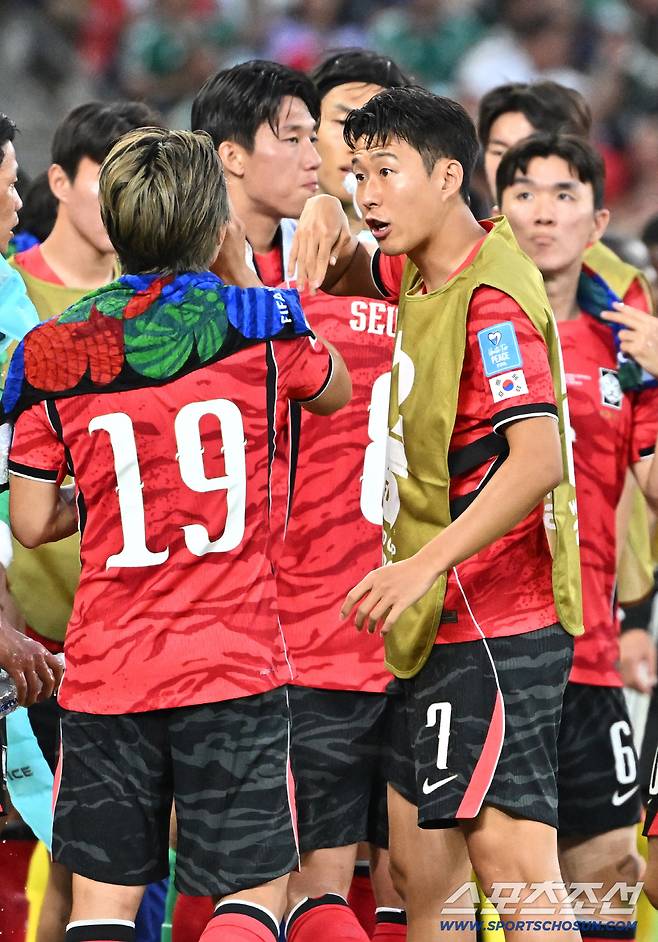 '끝나지 않았다!' 홍명보 감독, 내부 위기설 '즉각' 차단…