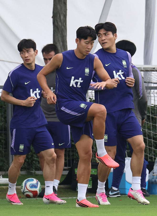 탈락 '경합→유력' 접근 홍명보호, 확실→확정 향하나 '도와줘요! 스페인-이집트-우즈벡'