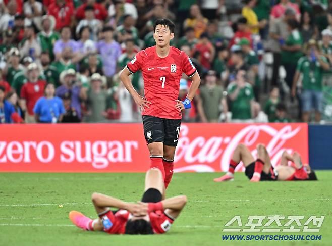 '마지막 8위로 턱걸이할 듯' 日도 홍명보호 '와일드카드' 진출 여부에 급관심, 3위 팀간 순위에서 4위→6위 급추락..일본 팬들 '엄청 위험해졌다'