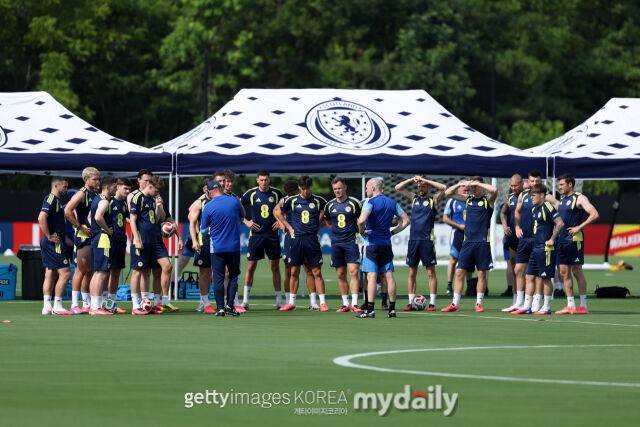 와일드카드 순위표에서 삭제, 결국 팀 훈련 중단…'한국보다 처참한 상황, 집에서 32강 본다' [2026 WC]