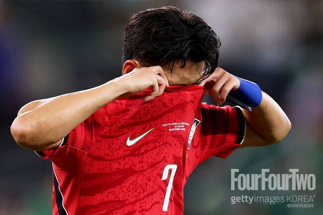 홍명보 감독 향해 외신 직격탄…“손흥민이 문제가 아냐, 한국은 아직도 스스로 어떤 축구 해야 하는지 몰라”
