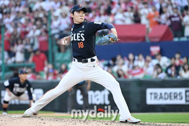 '류현진 9승 또또또 날아갔다' 22억 거포, 이상규 상대 동점 투런포 폭발…8일 만에 시즌 12호포 [MD인천]