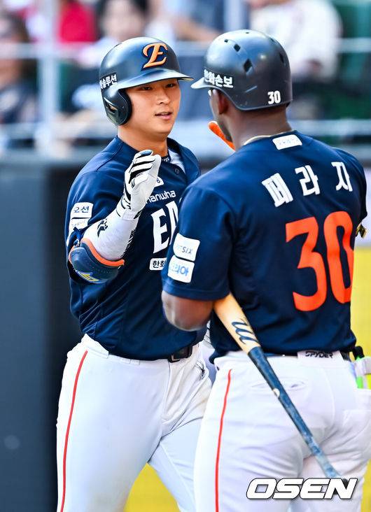 한화, SSG전 또 싹쓸이→5할 복귀! 류현진 승리 날아갔지만…페라자 9회 결승 스리런 폭발 [인천 리뷰]
