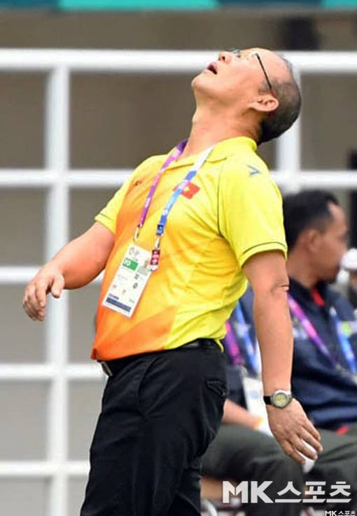 정몽규의 마지막 소임, 홍명보 경질이어야 하는 이유···임명권자들의 책임을 남기는 유일한 길 [이근승의 삐딱선]