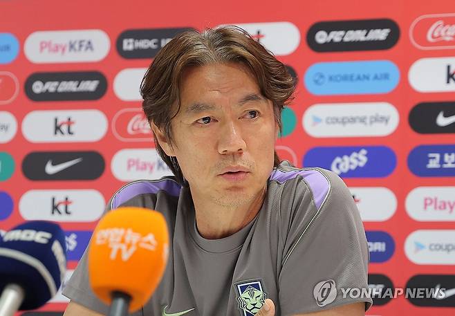 [오피셜] '월드컵 2번 실패' 홍명보 감독, 사임 공식 발표…