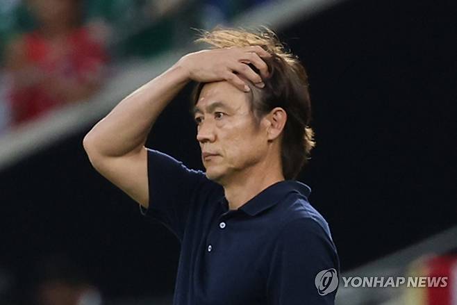 [월드컵] 홍명보 감독, 32강 불발 책임지고 사퇴