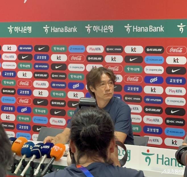 홍명보 대표팀 감독 사퇴 발표…“감독직은 내려놓지만 한국축구를 향한 마음까지 내려놓진 않겠다” [SD 사포판 라이브]