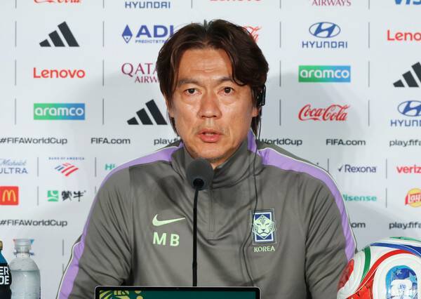 국민 눈 피하고 싶었나… 한국시간 자정 넘긴 시각, 도망치듯 발표한 홍명보 자진사퇴