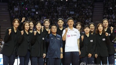 '은퇴한 전설'까지 챙긴 김연경, 떠나는 순간도 'GOAT'[스한 이슈人]