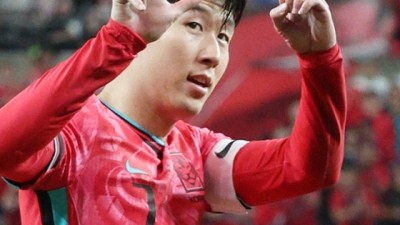 손흥민, 다음엔 다리를 걷어차 주겠다 中 분노 폭발, 소림축구+야유는 '모르쇠'... '3-0' 손짓에 졸렬한 반응