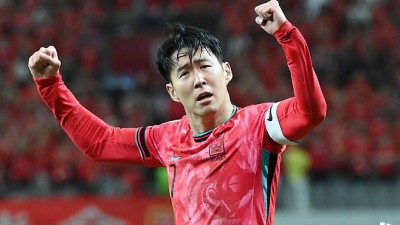 손흥민, 넌 위선자야!…'SON 3-0 제스처'에 대폭발→中 해설가 이강인보다 더 나빠