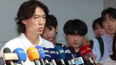 '유럽 출장' 홍명보 축구대표팀 감독, 손흥민 만나러 런던으로