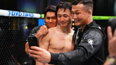 눈물 흘린 최두호, 8년 만에 감격의 UFC 승리…“정찬성은 사랑하는 형”