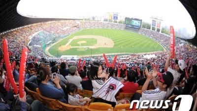 '1위 아직도 모른다?' vs '사실상 우승 확정'... 오늘(16일) 잠실벌이 뜨거워진다 'LG-KIA 초대형 빅매치 성사'