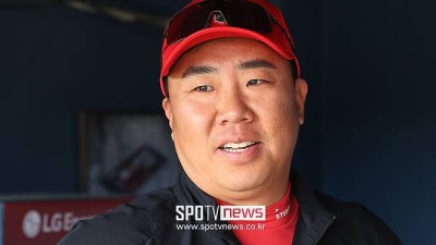 이범호는 왜 자꾸 선수들에게 질까… 1위 지탱하는 수평 리더십, 선수들 악착같이 뛴다