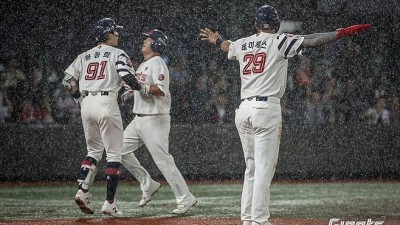 '무박2일 또 롯데야?' 38안타 우중 난타전, 찜찜한 14-11 승리…'푸른 한화' 첫 루징시리즈 안겼다[사직 게임노트]