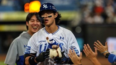 [대구 게임노트] ‘홈런 쾅쾅쾅쾅’ 삼성, 만원 관중 찾은 홈런공장에서 롯데 5-1로 꺾었다…롯데 4연승 중단