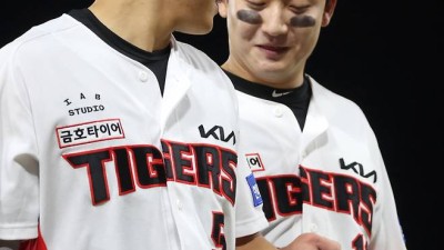 '캠프 MVP 타율 0.462' 김도영의 광주 지역 라이벌 윤도현, 1군 첫 안타에 3안타 폭격 [IS 스타]