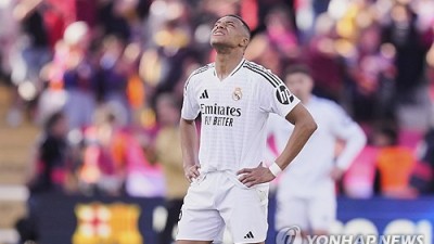 비니시우스 좀 내보내! '해트트릭 하고도 역전패' 음바페, 분노→염증 제대로 났다…공격진 재편 요구까지
