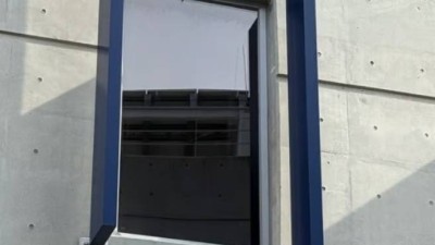 [단독] “유리 교체하려 떼었다 붙인 루버, 그게 떨어졌다”…NC파크 사고, 해체·재설치 정황 드러나