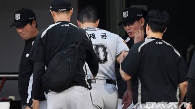 '이럴수가' 결국 목발 짚고 돌아왔다, 4할 타자 잃었다…예비 FA들 줄부상 어쩌나