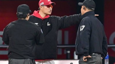'그물까지 잡으며 항의' 이숭용 작심발언 4심이 다 못 보면 어쩌나, 비디오 판독도 불가... 너무 화났다 [부산 현장]