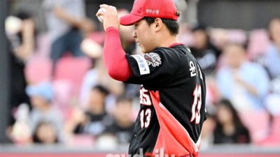 '볼넷-볼넷-볼넷' 무사만루 위기도 벗어났는데…'패패패패패' 윤영철 첫 승 또 실패, 1승이 이렇게 어렵다 [MD수원]