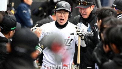 죄송하다, 나 때문에 다친 것 같아서… '두산→KT' 40억 FA, 왜 철인 3루수에게 미안함을 전했을까