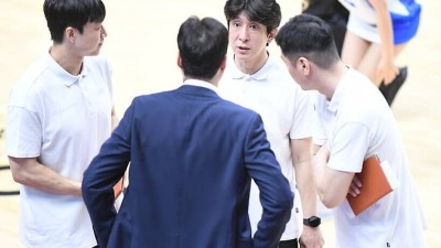 “감독과 코치들이 동갑인 팀이 있었나요?” 친정 DB 복귀한 박지현 코치가 말하는 기대감