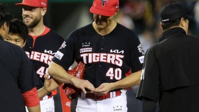타구에 손등 맞은 KIA 네일, 미세 부종으로 교체…검진 계획 없다