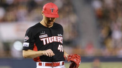 강습 타구가 오른손 강타 ‘악’→손등 타박으로 미세 부종 증상 ‘휴’···보호차원에서 5이닝만 던지고 내려간 네일, KIA는 타선 힘으로 3연승