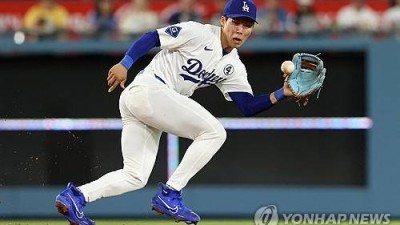 '에드먼 발목 부상 재발-경쟁자 부진'… 김혜성에게 찾아온 2번째 기회