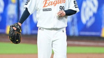 '덕아웃에 손짓' 갑자기 강판된 류현진, 100구 안 넘기고 '칼관리' 했는데…38세 나이는 못 속이나
