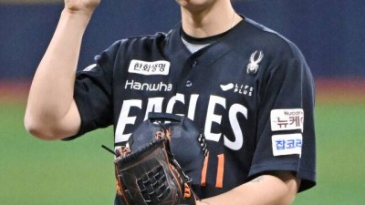 “자존심도 상했고, 2군도 한 번 다녀왔고…” 한화 29세 사이드암 잘 할 때 됐다, KKKKKKKKK에 김경문 미소[MD광주]